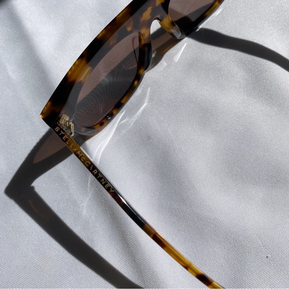 Stella McCartney Statement Chain Tortoise Shell Sunglasses - Picture 12 of 13